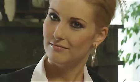 Flexy echte erotische filme kostenlos sehen Teeny-Puppe ist gedehnt