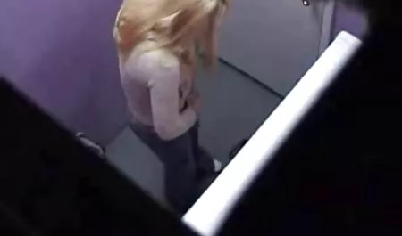 Eine kostenlos erotikfilme anschauen schöne junge Frau fragte einen Mann was