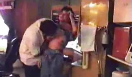 Turnhallen junge enge frische kostenfreie deutsche erotikfilme Teen hat einen großen Orgasmus im Gesicht