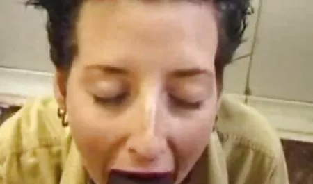 Hübsche Brünette reitet meinen großen Schwanz im Freien gratis deutsche erotik filme
