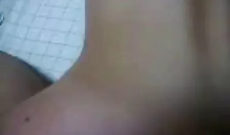 Leyla Luna wird erotische filme kostenlos ansehen geschlagen und der Mund runtergefickt!