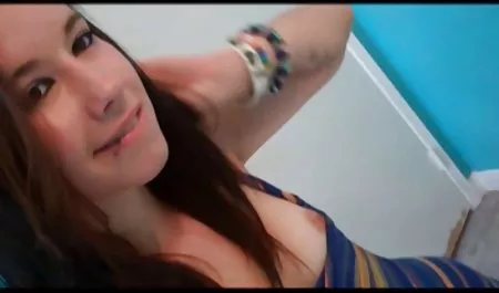 Sexy gratis erotik filme ansehen Babe von nebenan vor der Kamera